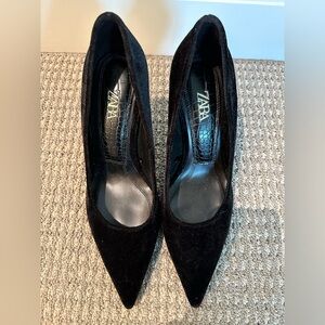 Zara Velvet Pumps - Size 39